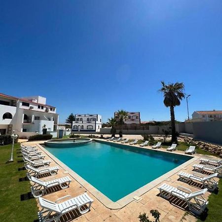 Enjoy Pool, Beach And More At This Nice Apartment Only 3 Minutes From Mareta'S Beach Sagres Bagian luar foto