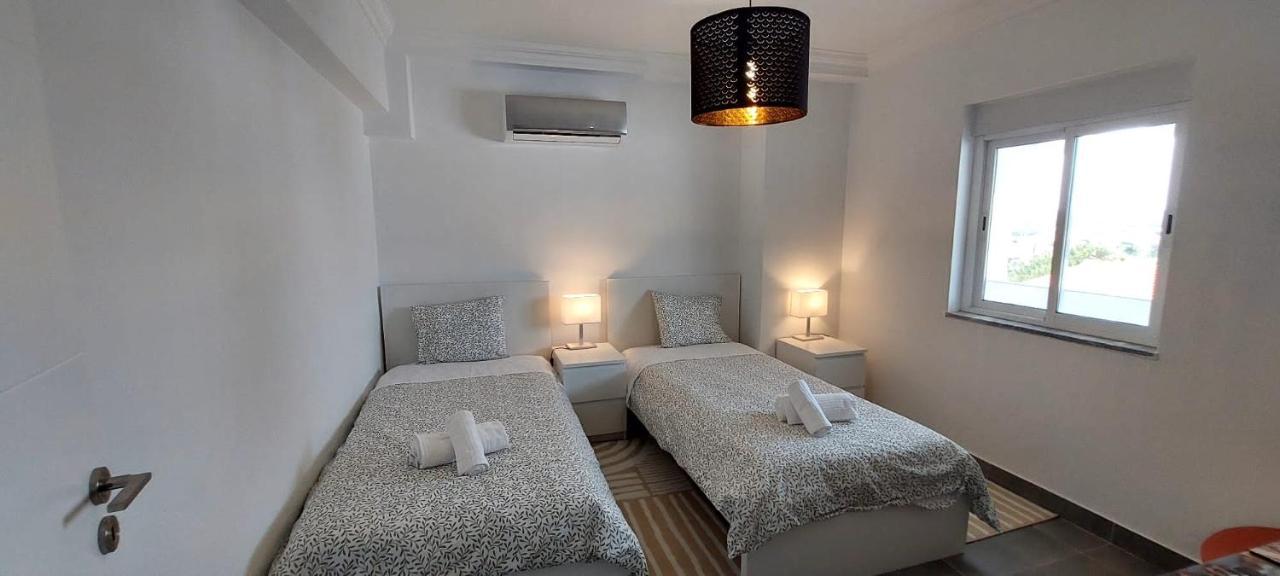 Enjoy Pool, Beach And More At This Nice Apartment Only 3 Minutes From Mareta'S Beach Sagres Bagian luar foto