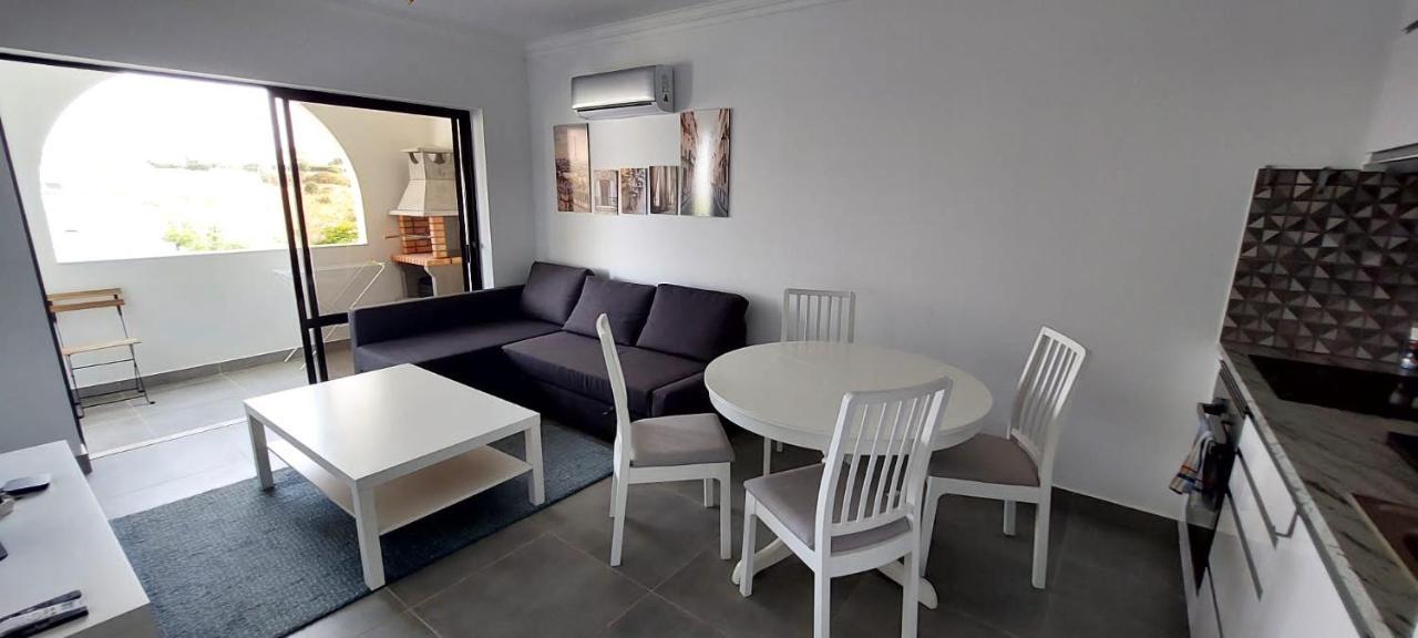 Enjoy Pool, Beach And More At This Nice Apartment Only 3 Minutes From Mareta'S Beach Sagres Bagian luar foto